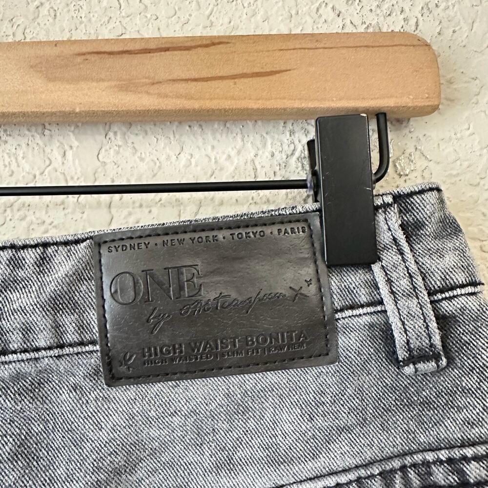 One Teaspoon Grey Acid Wash High-Rise Cutoff Jean Shorts - Picture 8 of 12